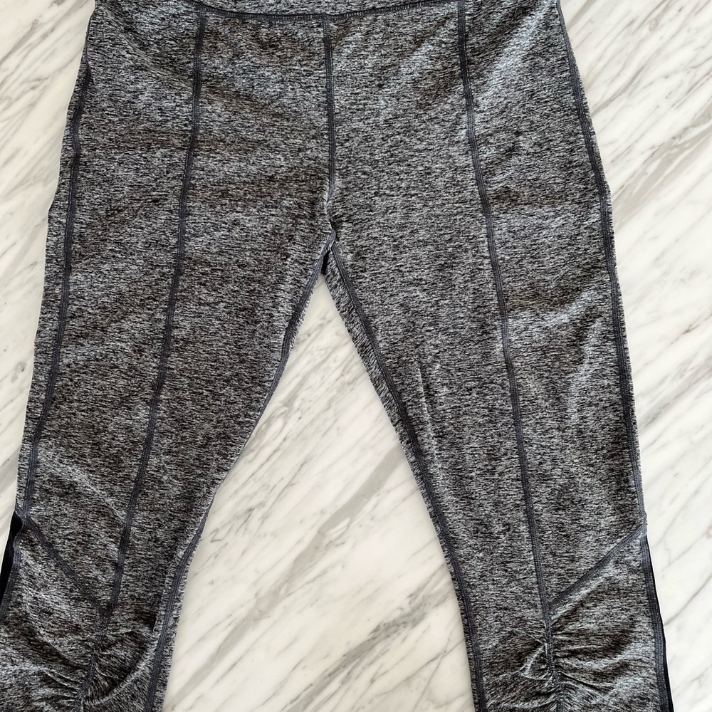 XCVI - Yoga leggings.